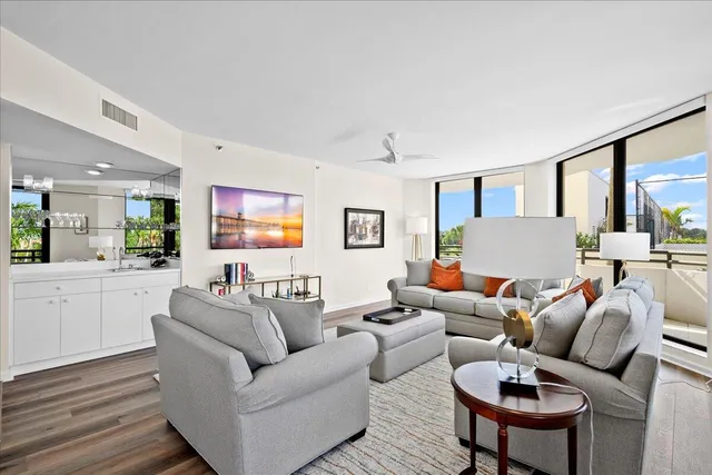 $579,000 | 3322 Casseekey Island Road, Unit 201, Jupiter, FL 33477