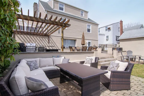 $849,000 | 123 Hildreth Place, Yonkers, NY 10704