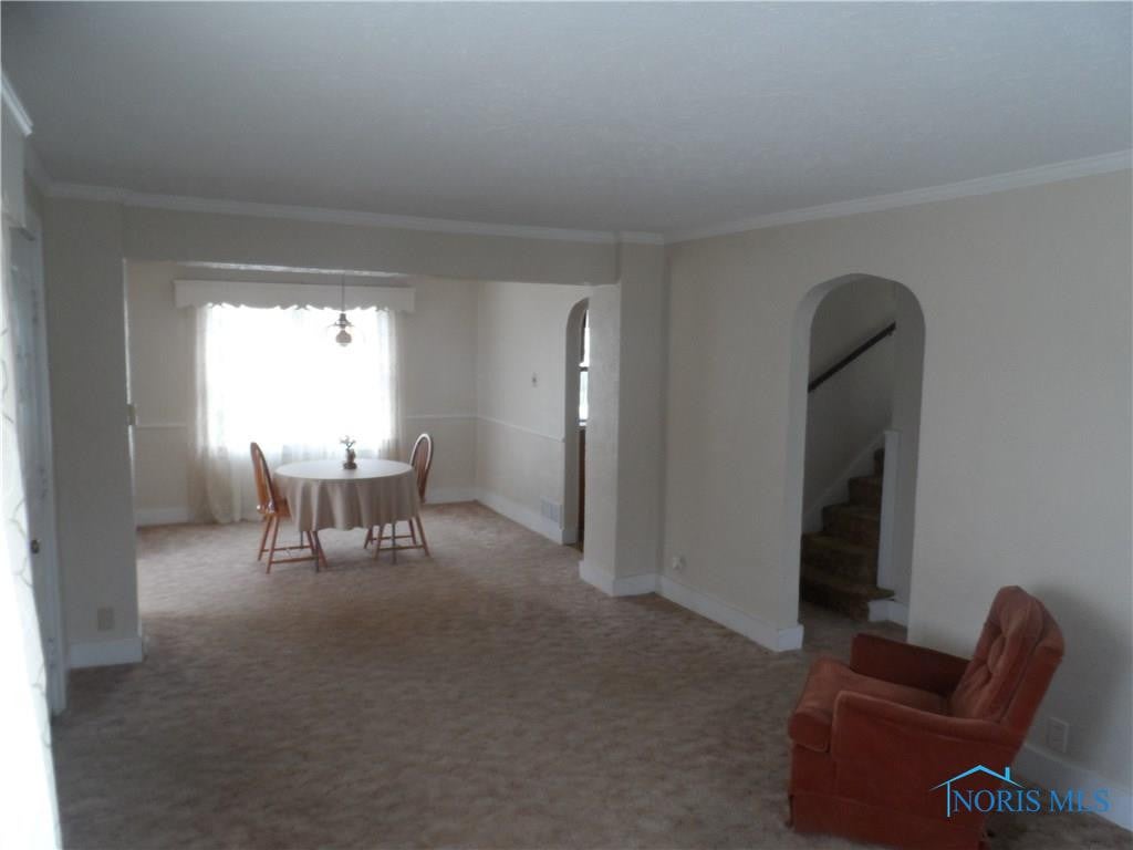 6022 Secor Road Toledo, OH 43613 - Photo 5 of 24 Living room looking into the dining room