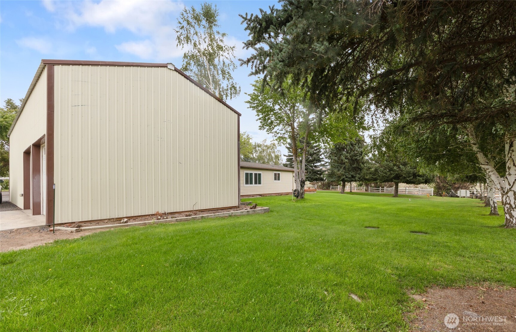 7472 Rd F Southeast, Unit 8 Othello, WA 99344 - Photo 30 of 40 a view of backyard with green space