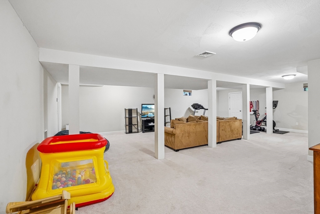 43 Tavern Road Groton, MA 01450 - Photo 15 of 40 Gallery Image 15