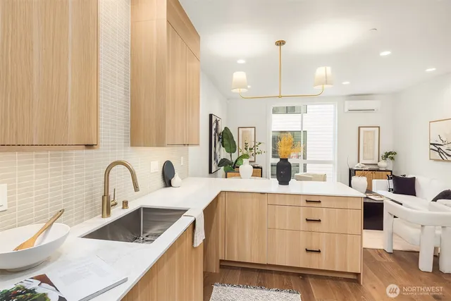 $819,000 | 4418 1st Avenue Northeast, Unit A, Seattle, WA 98105