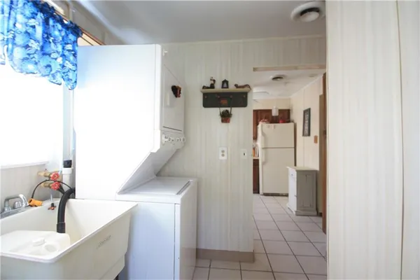 $250,000 | 11999 Crafton Avenue, Conneaut Lake, PA 16316