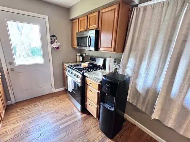 $279,900 | 490 South Alfred Avenue, Elgin, IL 60123