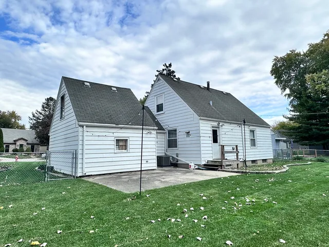 $279,900 | 490 South Alfred Avenue, Elgin, IL 60123