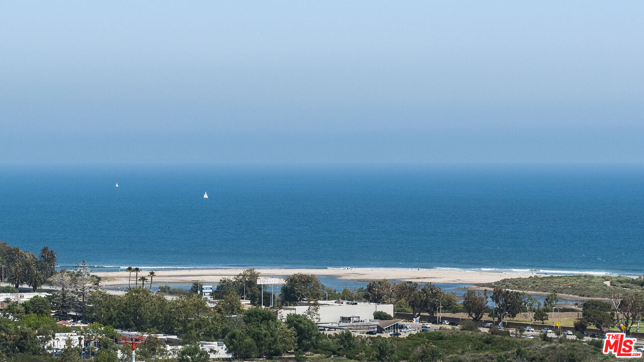 3431 Coast View Drive Malibu, CA 90265 - Photo 29 of 49 a view of city and a mountain
