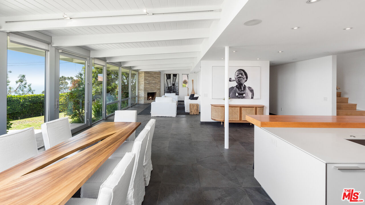 3431 Coast View Drive Malibu, CA 90265 - Photo 10 of 49 a view of a room with gym equipment