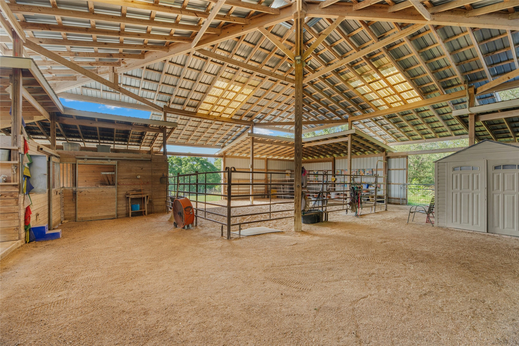 15950 Decker Lake Road Manor, TX 78653 - Photo 32 of 37 Barn