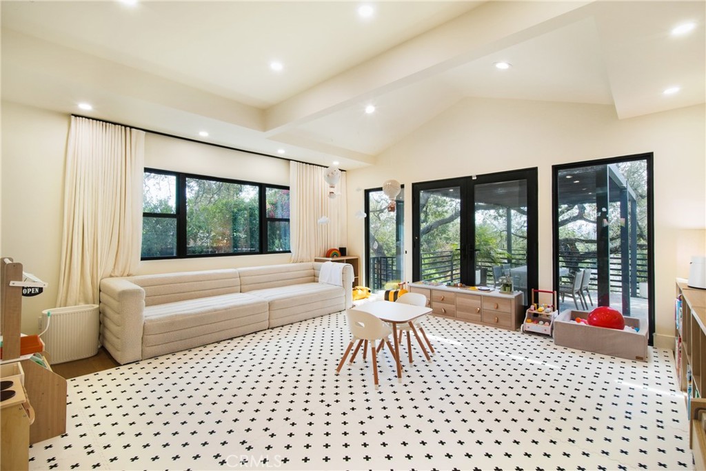 705 Rim Road Pasadena, CA 91107 - Photo 18 of 25 Family Room/ Play Pen