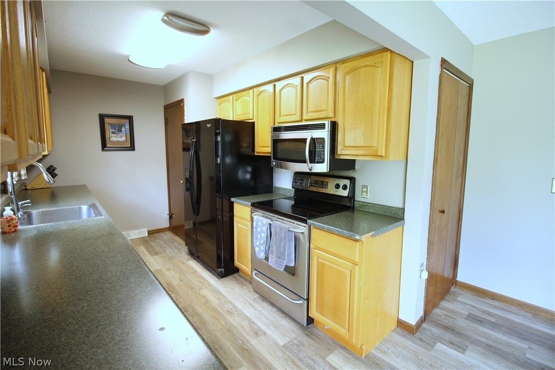 6741 Norwalk Road Medina, OH 44256 - Photo 8 of 20