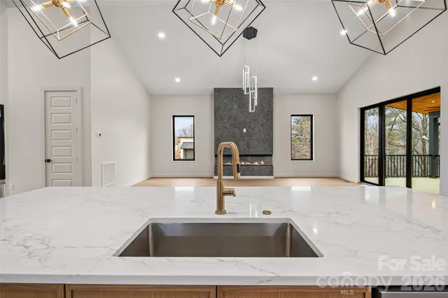 $765,000 | 5 Scott Mdws Drive, Unit 1, Asheville, NC 28806