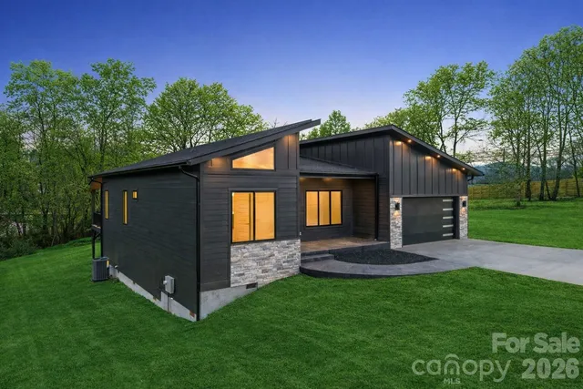 $765,000 | 5 Scott Mdws Drive, Unit 1, Asheville, NC 28806