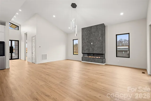 $765,000 | 5 Scott Mdws Drive, Unit 1, Asheville, NC 28806