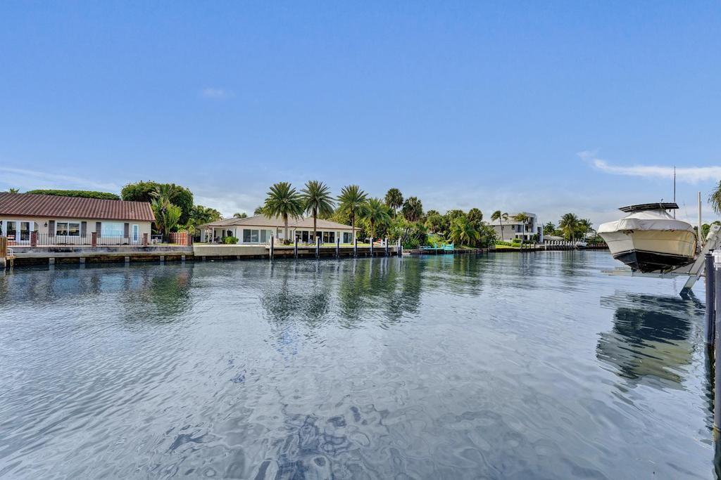 2866 Northeast 30th Street, Unit 9 Fort Lauderdale, FL 33306 - Photo 44 of 54 a view of a lake with houses
