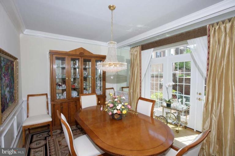 8321 Rising Ridge Way Bethesda, MD 20817 - Photo 6 of 27 Dining Room