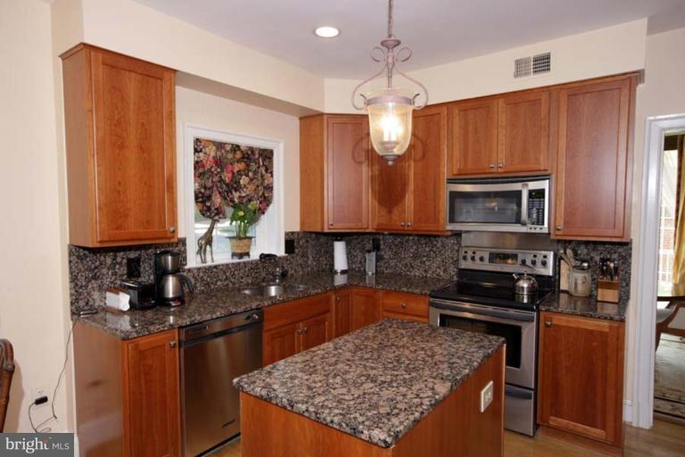 8321 Rising Ridge Way Bethesda, MD 20817 - Photo 9 of 27 Kitchen #2