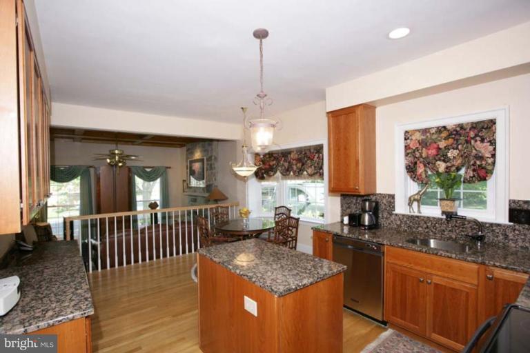 8321 Rising Ridge Way Bethesda, MD 20817 - Photo 10 of 27 Kitchen #3