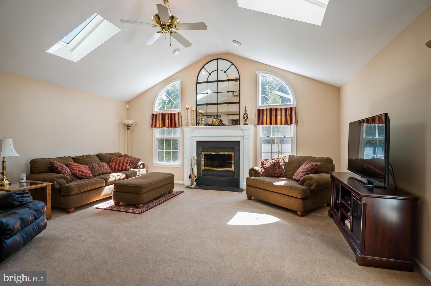 36 Wildflower Trail Robbinsville, NJ 08691 - Photo 14 of 34 Vaulted ceiling