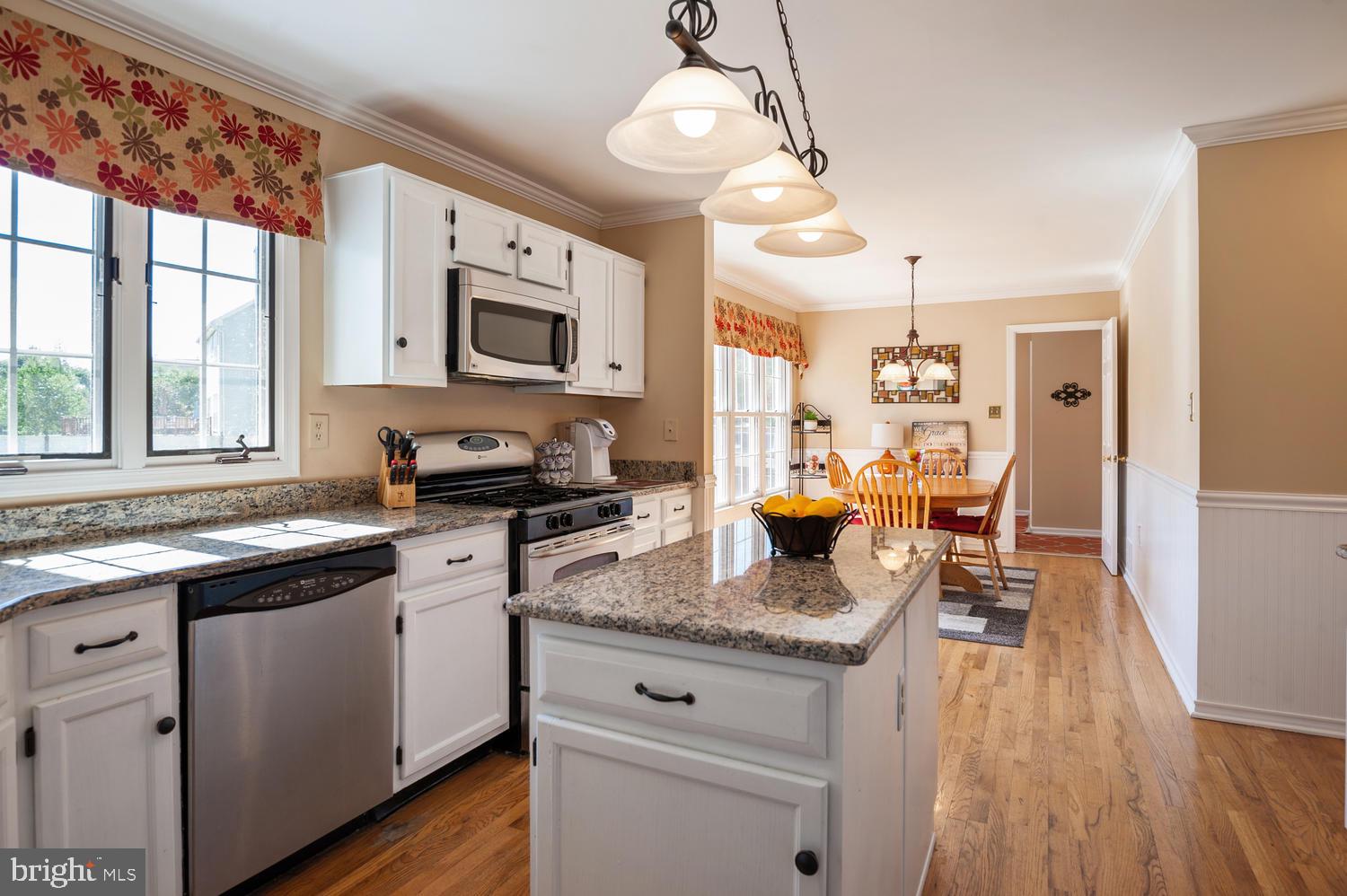 36 Wildflower Trail Robbinsville, NJ 08691 - Photo 7 of 34 Kitchen overlooks the breakfast area