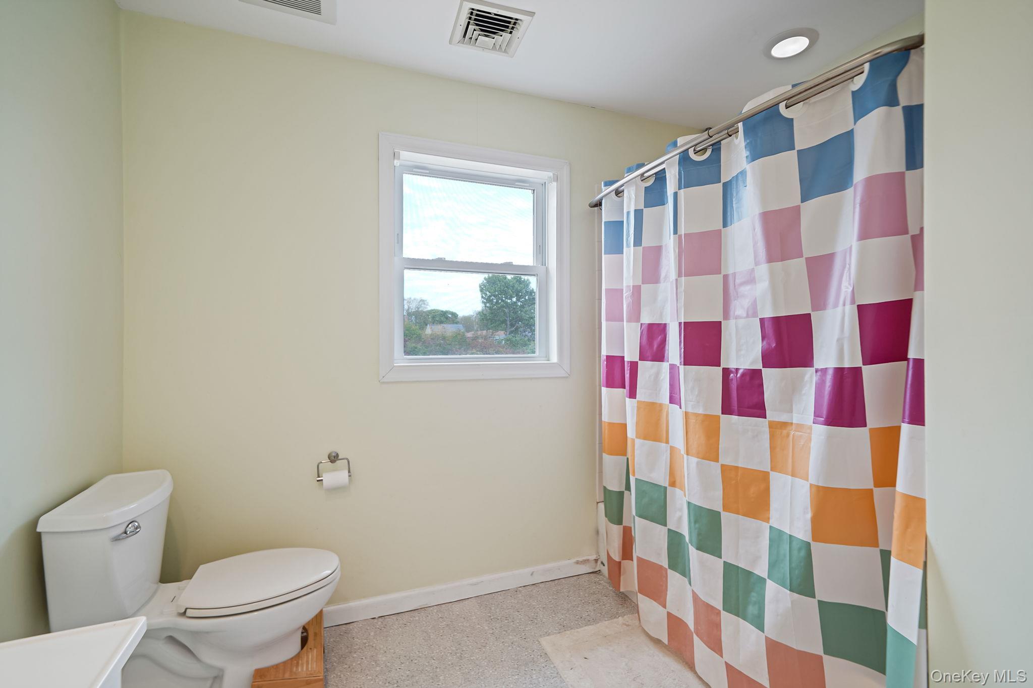 374 Rider Avenue Patchogue, NY 11772 - Photo 19 of 24