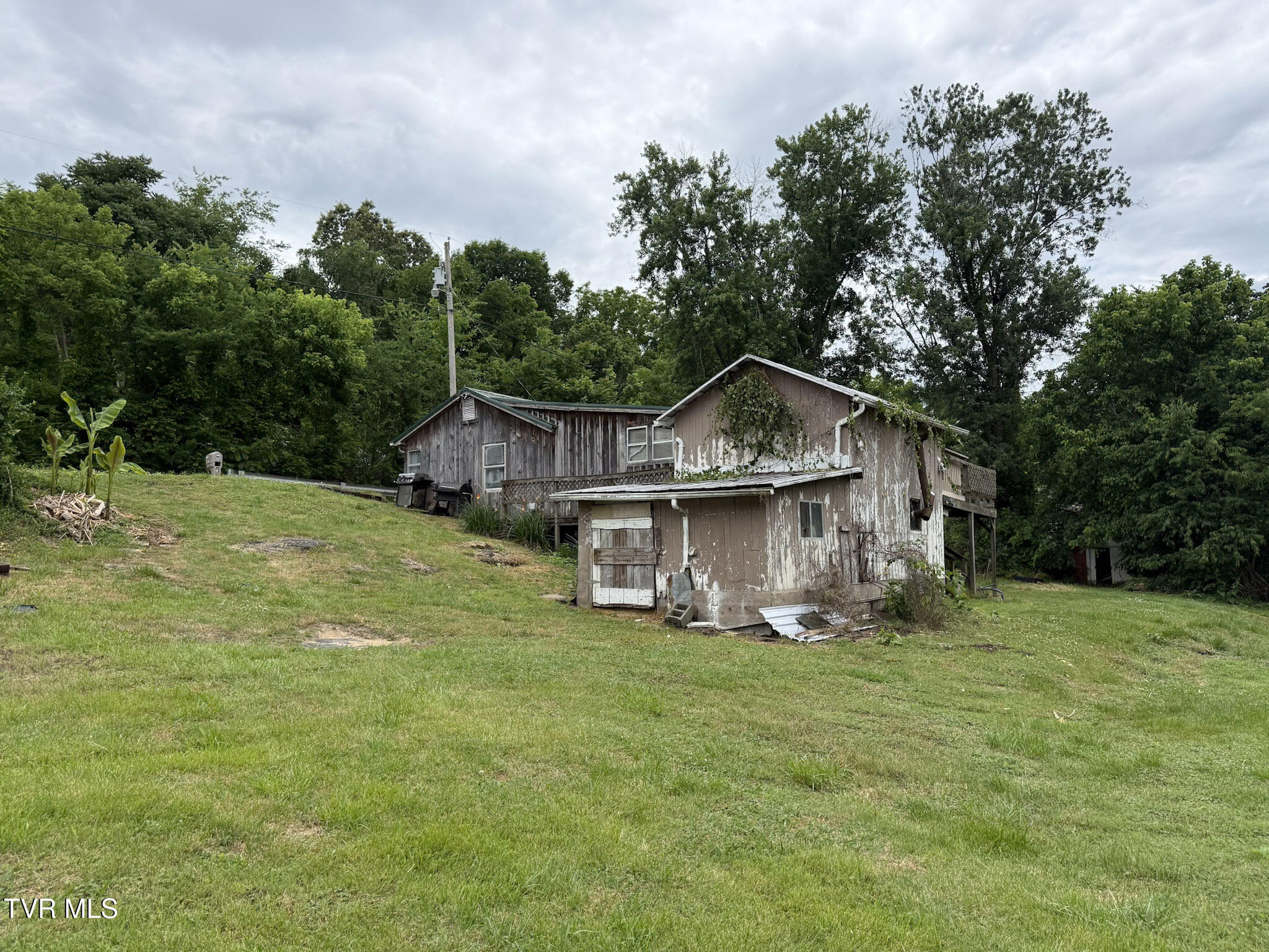 465 Big Limestone Road Limestone, TN 37681 - Photo 4 of 20 17-IMG_1227