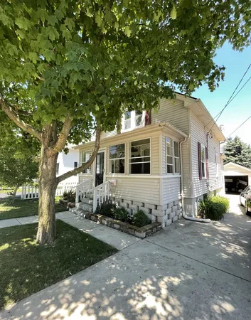 $349,900 | 1312 Dean Street, St. Charles, IL 60174