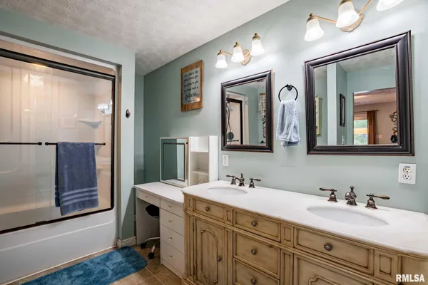 $749,900 | 622 Dongola Court, Creal Springs, IL 62922