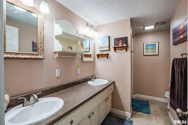 $749,900 | 622 Dongola Court, Creal Springs, IL 62922