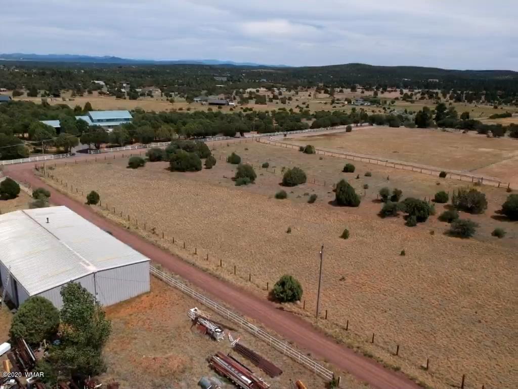 1070 Burton Road Show Low, AZ 85901 - Photo 3 of 7 Gallery Image 3
