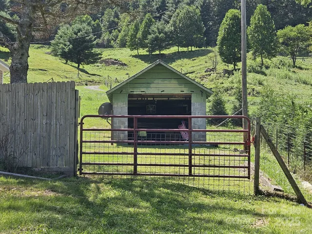 $299,000 | 11267 Rush Fork Road, Clyde, NC 28721