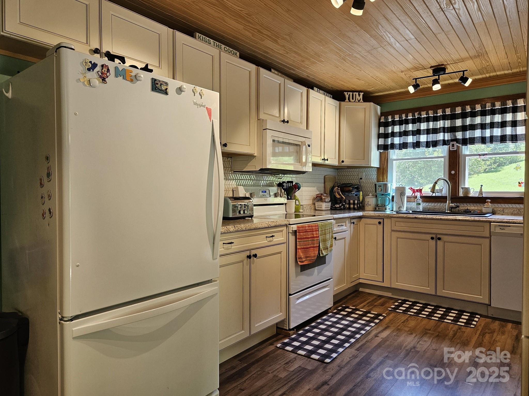 11267 Rush Fork Road Clyde, NC 28721 - Photo 6 of 26