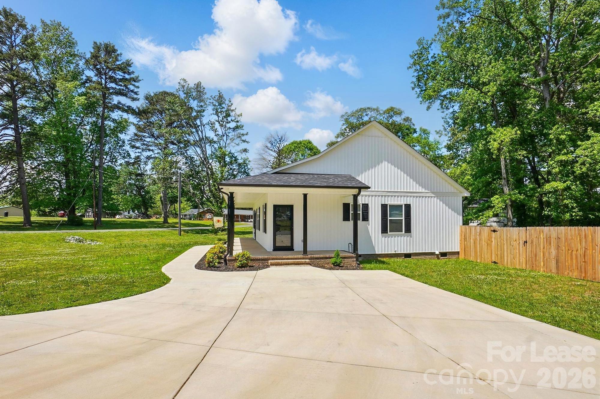 301 Tomberlin Road Mount Holly, NC 28120 - Photo 3 of 24