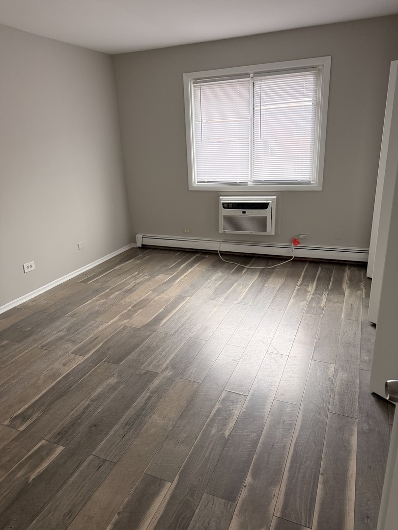 10479 Dearlove Road, Unit 2A Glenview, IL 60025 - Photo 9 of 10 Gallery Image 9