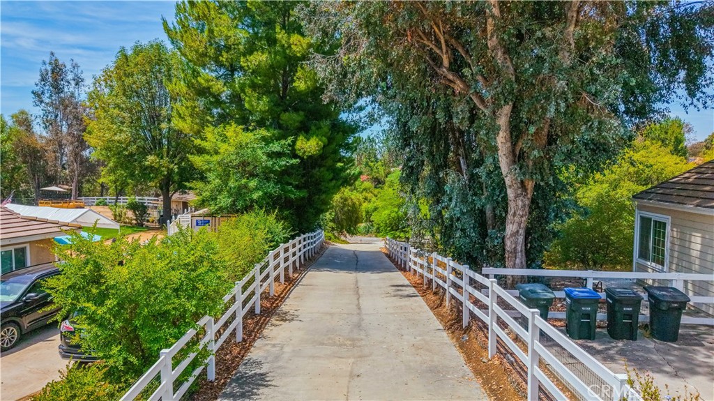 29781 Pasada Road Temecula, CA 92591 - Photo 2 of 58 Entrance from street