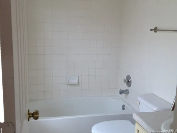 $1,600 | 8926 Breezefield, San Antonio, TX 78240