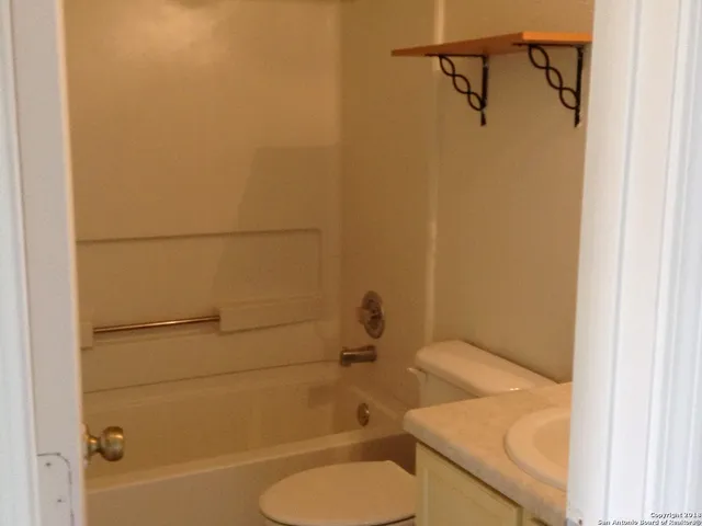 $1,700 | 8926 Breezefield, San Antonio, TX 78240