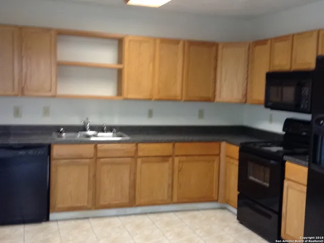 $1,700 | 8926 Breezefield, San Antonio, TX 78240