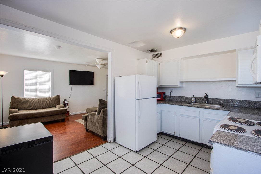309 West Basic Road Henderson, NV 89015 - Photo 11 of 18