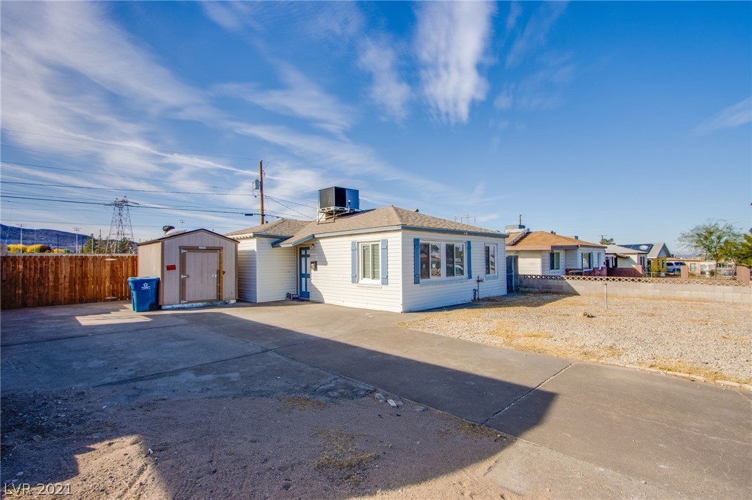 309 West Basic Road Henderson, NV 89015 - Photo 5 of 18