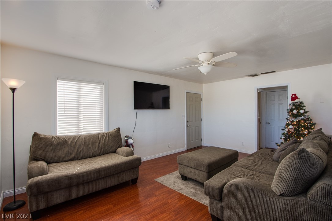 309 West Basic Road Henderson, NV 89015 - Photo 8 of 18