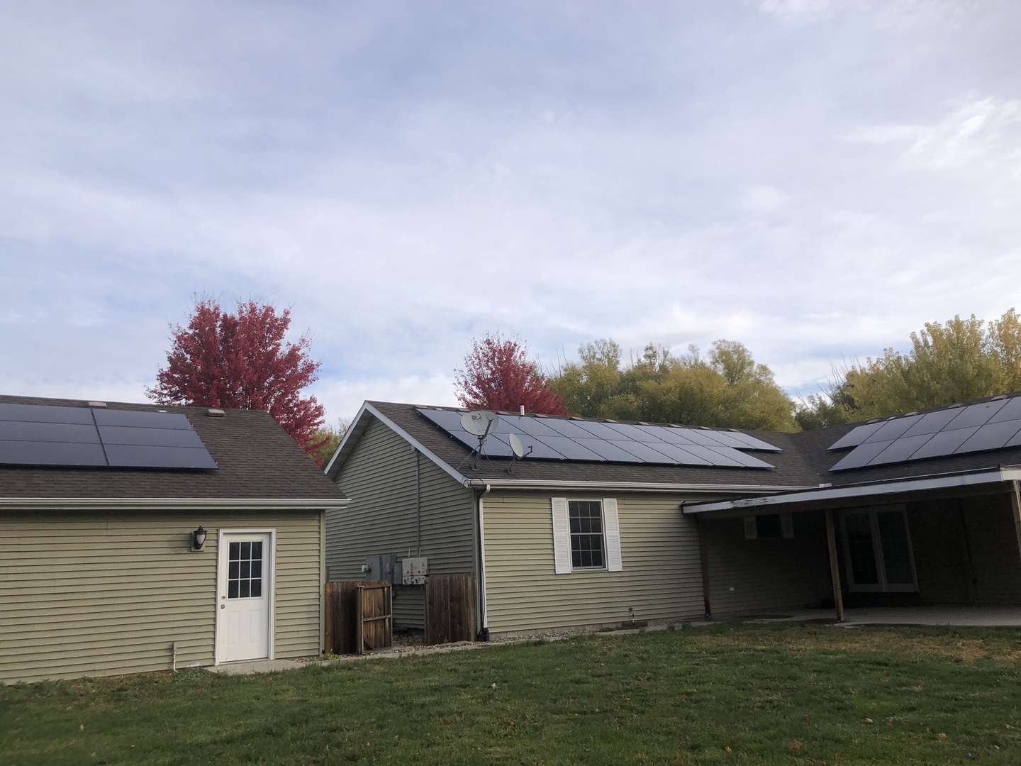 101 East Third Dewitt, IL 61735 - Photo 13 of 15 a front view of a house with a garden