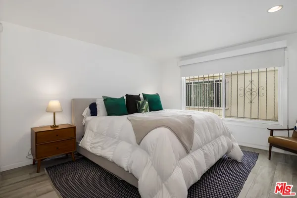 $777,000 | 165 North Swall Drive, Unit 101, Beverly Hills, CA 90211