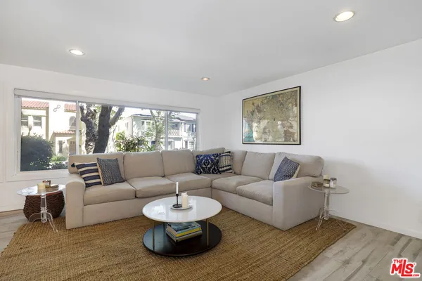 $777,000 | 165 North Swall Drive, Unit 101, Beverly Hills, CA 90211