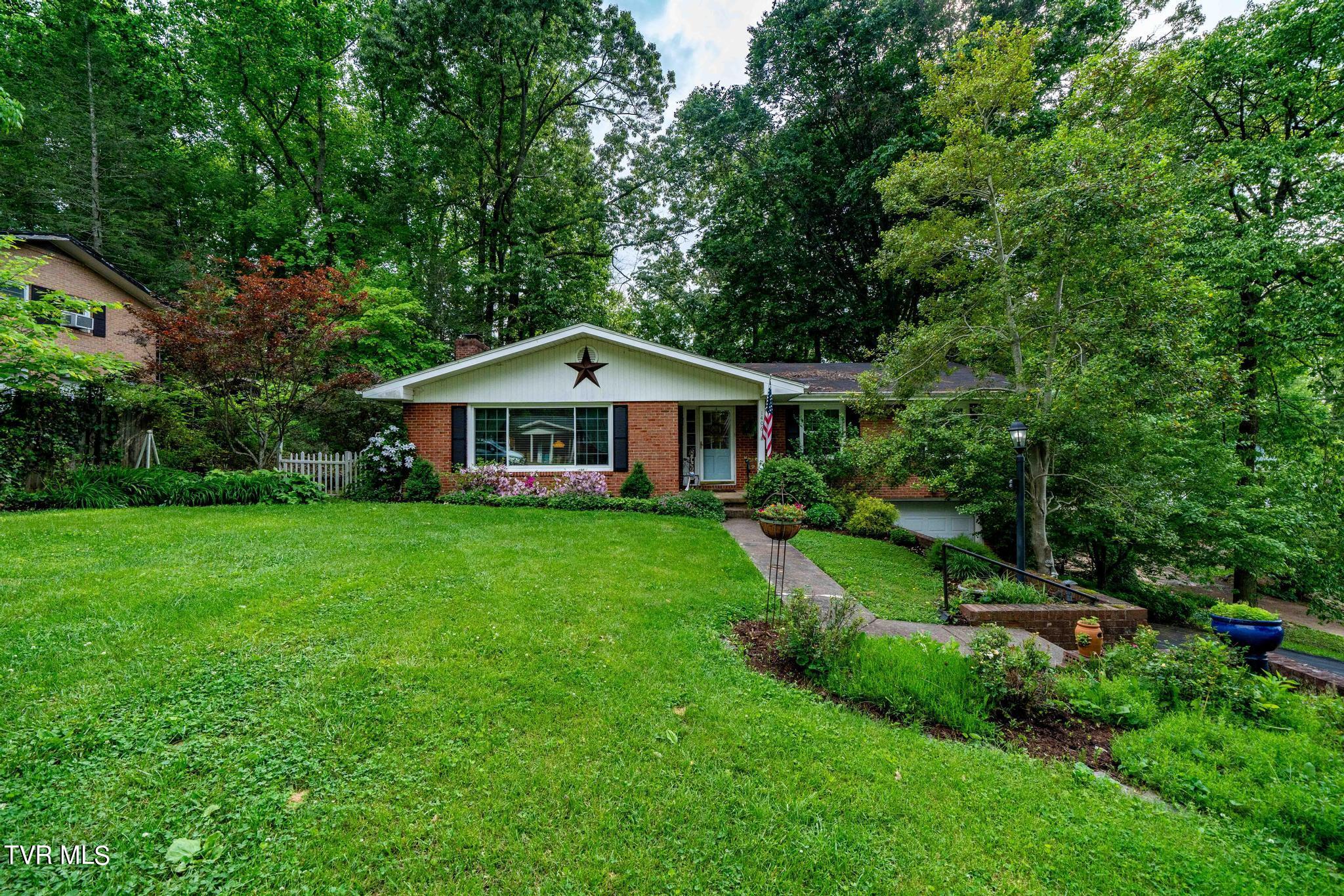 1406 Brentwood Dr (2 of 45)