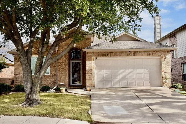 $350,000 | 207 Sandpoint Drive, Mansfield, TX 76063