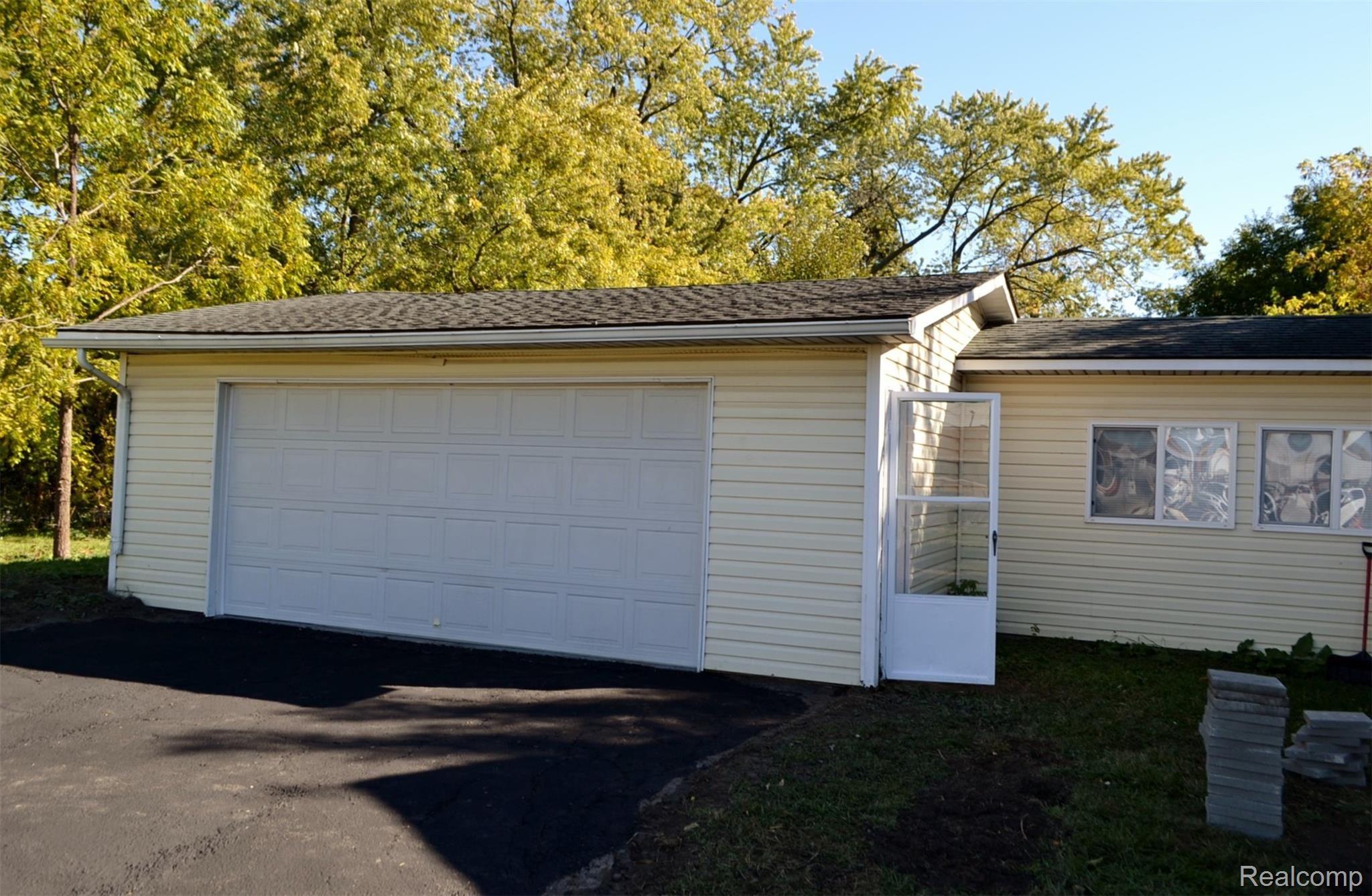 2212 Branch Road Flint, MI 48506 - Photo 31 of 31 DSC_0834.JPG