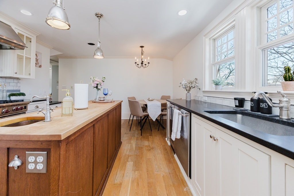 159 Washington Street, Unit 4 Newton, MA 02458 - Photo 4 of 42