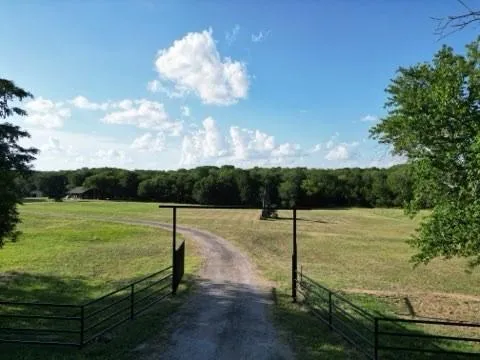 $189,000 | 9609 County Road 534, Whitewright, TX 75491