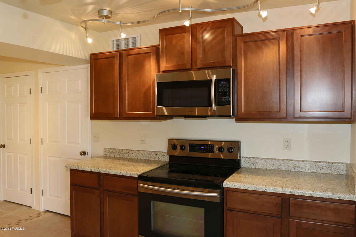 9631 East Sellarole Road Tucson, AZ 85730 - Photo 10 of 33 Gallery Image 10