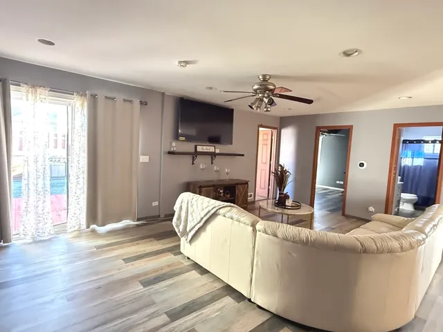 $275,000 | 529 North Ravine Drive, Round Lake Park, IL 60073